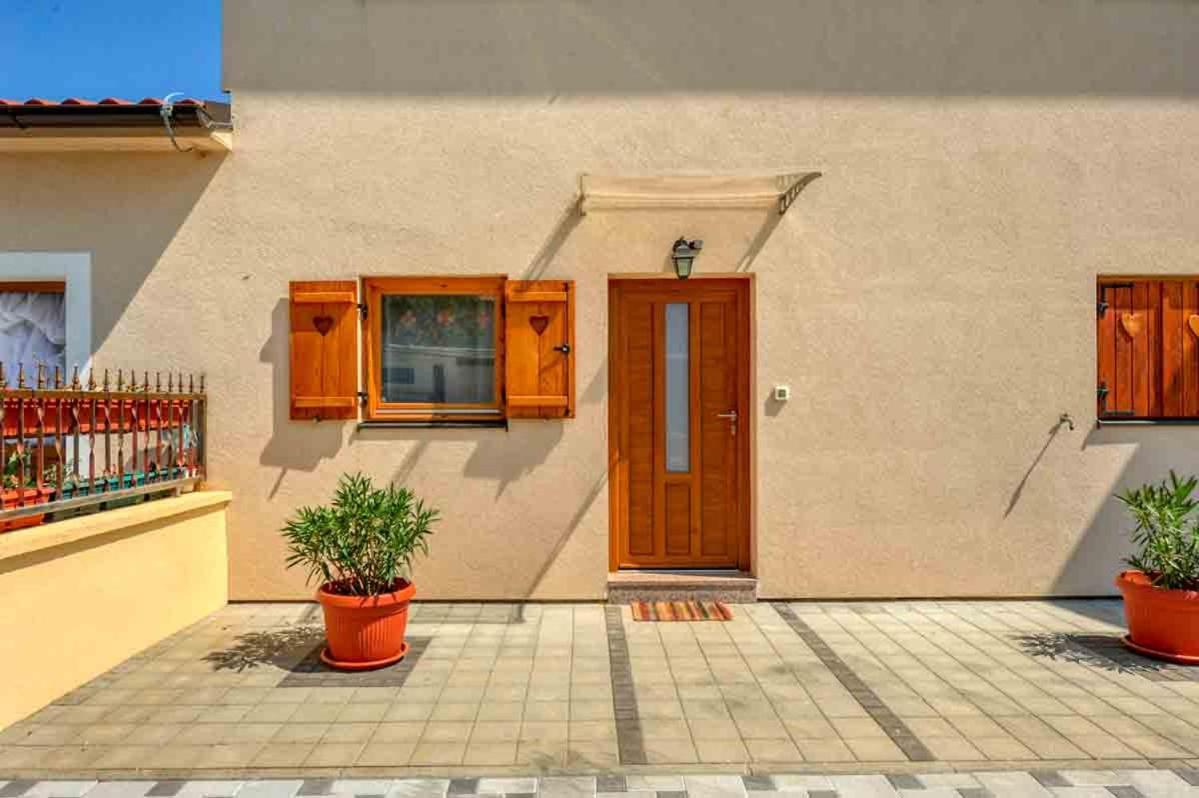 House Melly With Swimming Pool Villa Rovinjsko Selo Bagian luar foto