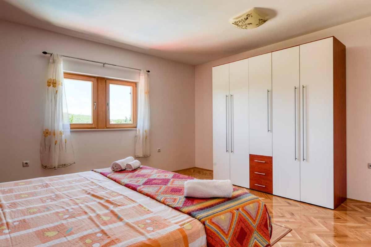 House Melly With Swimming Pool Villa Rovinjsko Selo Bagian luar foto